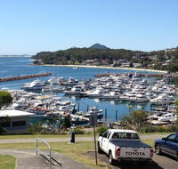 1 'Laman Lodge' 15 Laman Street - stunning air conditioned unit with water views and WIFI - Hotel Accommodation