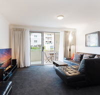 1 'SEASHELLS' 21-23 MAGNUS STREET - WIFI POOL LIFT  AIR CONDITIONING - Hotel Accommodation