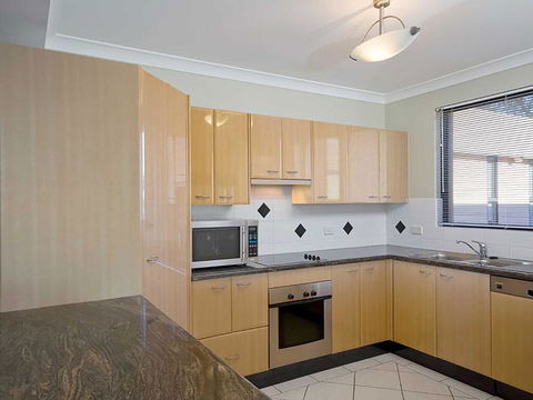 1 'Seaside Splendour' 137 Soldiers Point Road - Beautiful Unit On The Waterfront - Hotel Accommodation 2