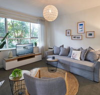 1 Bedroom Apt With Parking Stroll to Elwood Beach - Hotel Accommodation