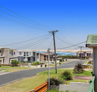 1/32 Ocean Avenue - three bedrooms three bathrooms air con boat parking  water views - Hotel Accommodation