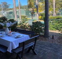 10 'Carindale' 19 Dowling St - Ground Floor Unit with WIFI Foxtel and Linen - Hotel Accommodation