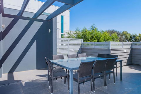 10 Sands Bvd - Hotel Accommodation 3