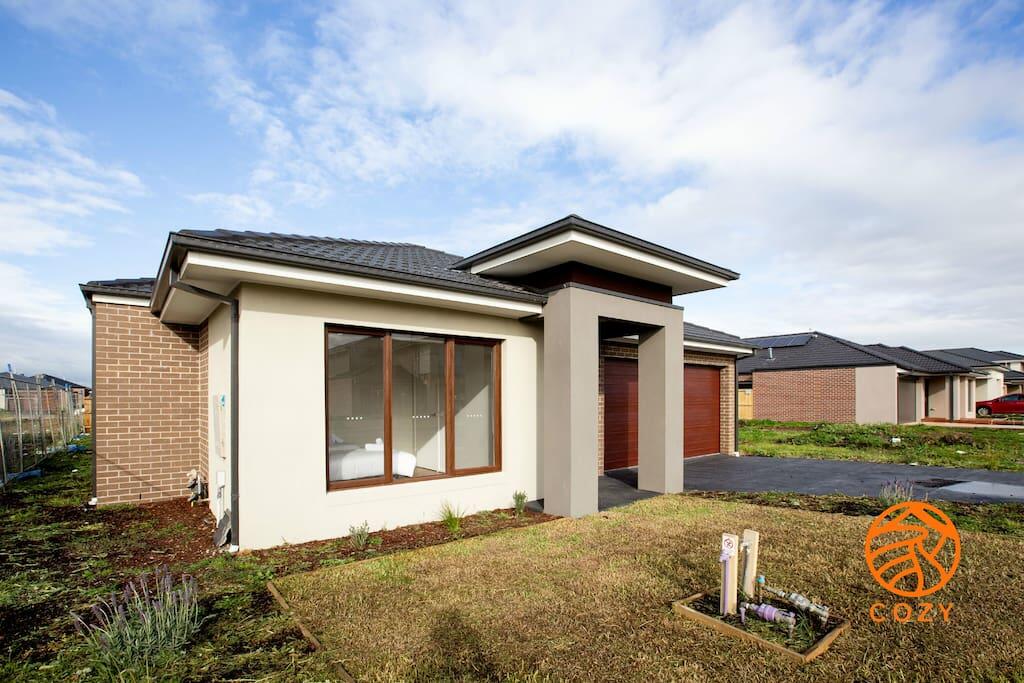 Cranbourne West VIC Hotel Accommodation