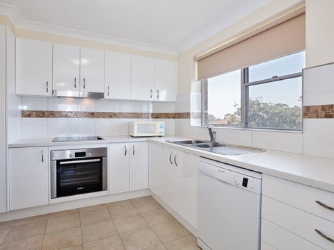 11 'Luskin Lodge' 29 Weatherly Close - Stunning Water Views - Hotel Accommodation 3