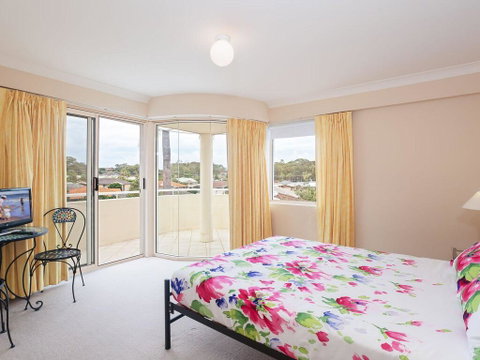 11 'Seashells', 21-23 Magnus Street - Pool, Lift, Aircon - Hotel Accommodation 1