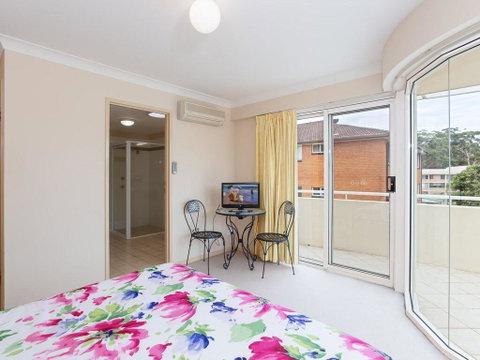 11 'Seashells', 21-23 Magnus Street - Pool, Lift, Aircon - Hotel Accommodation 2