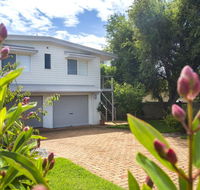 11 Riley St - Stylishly Modern - Hotel Accommodation