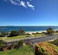 12 'Kiah' 53 Victoria Pde - panoramic water views in the heart of Nelson Bay - Hotel Accommodation