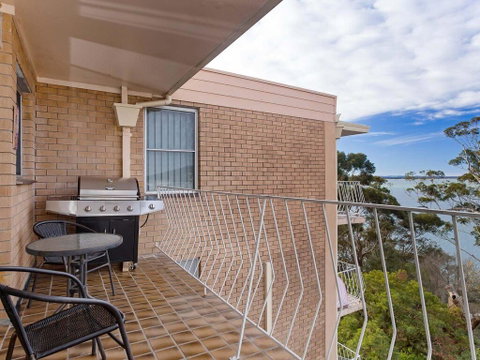 12 'Thurlow Lodge', 6 Thurlow Avenue - Water Views, Pool And Central Location - Hotel Accommodation 2