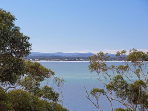 12 'Thurlow Lodge', 6 Thurlow Avenue - Water Views, Pool And Central Location - Hotel Accommodation 0