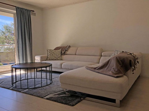 13 'Parkview', 11-13 Catalina Close - Great Location Unit With A Locked Garage - Hotel Accommodation 1