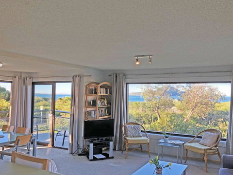 14 'Intrepid', 3 Intrepid Close - Unlimited Magnificent Water Views - Hotel Accommodation 3