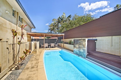 143 Matthew Flinders Drive, Port Macquarie - Hotel Accommodation 2
