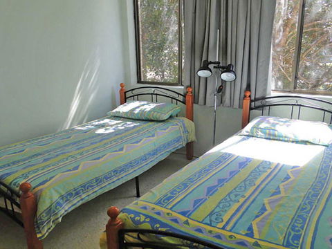 15 'Harbourside' 3-7 Soldiers Point Road - Right On The Waterfront - Hotel Accommodation 3