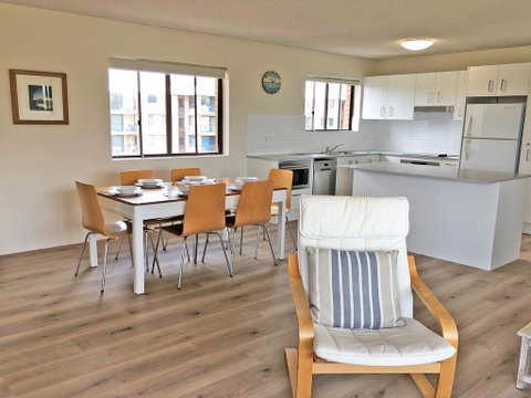 15 'Intrepid', 3 Intrepid Close - Right On The Beachfront - Hotel Accommodation 3