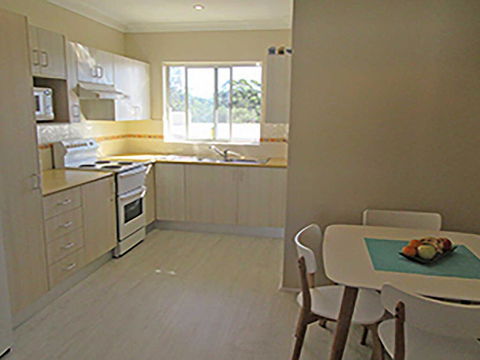 15 'Kanangra', 39 Soldiers Point Road - Fantastic Unit Right On The Water - Hotel Accommodation 3