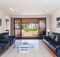 16 'The Moorings' 4 Cromarty Road - Waterfront property with Pool  Air conditioning - Hotel Accommodation
