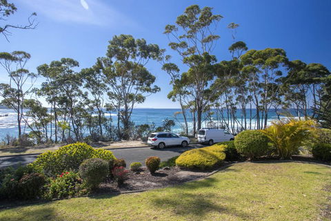 16 Shipton Cres - Secluded Away - Hotel Accommodation 0