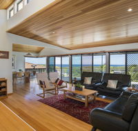 17 Canberra Crescent - Prestige Views at Burrill lake - Hotel Accommodation