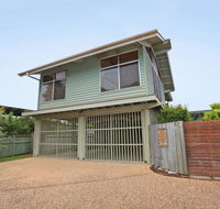 18 Northbeach Place Mudjimba Beach - Pet Friendly Linen Included WIFI - Hotel Accommodation