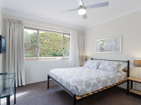 2 'Bronte Court' 17 Magnus Street - Air Con, Complex Pool And Centrally Located - Hotel Accommodation 0