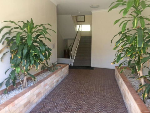 2 'Bronte Court' 17 Magnus Street - Air Con, Complex Pool And Centrally Located - Hotel Accommodation 1