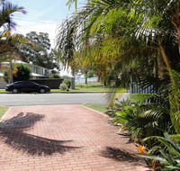 2 'Copacabana' 61 Sandy Point Road - cute unit with water views from the balcony - Hotel Accommodation