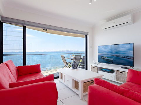 2 'Lanimer' 14 Mitchell Street - Beautiful Waterfront Property With Spectacular Views - Hotel Accommodation 2