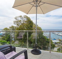 2 'Paradiso' 4 Laman Street - beautiful unit with stunning water views  pool - Hotel Accommodation