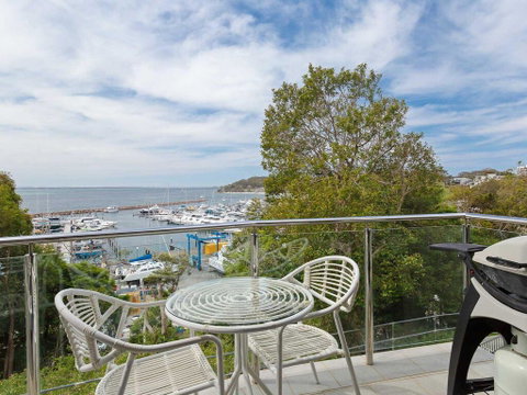 2 'Paradiso', 4 Laman Street - Beautiful Unit With Stunning Water Views & Pool - Hotel Accommodation 1