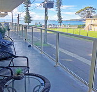 2 'Shoal Court' 7 Lillian Street - fabulous location with water views - Hotel Accommodation
