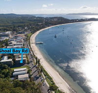 2 'Shoal Towers' 11 Shoal Bay Rd - across the road to beautiful Shoal Bay Beach - Hotel Accommodation