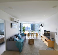 2 Bed 2 Bathroom Brand New Unit with Gym and Pool - Hotel Accommodation