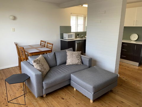 2 Bed Bar Beach Apartment - Stroll To Beach & Cafes, Supermarket Apartment 6 - Hotel Accommodation 1
