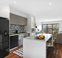 2 Bedroom Townhouse - Family  Corporate Bookings Only - Hotel Accommodation