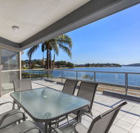 2 The Shores Soldiers Point - Waterfront - Uninterrupted Water Views INCLUDING ALL LINEN  TOWELS Free Wi-Fi - Hotel Accommodation