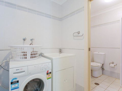 2/141A Soldiers Point Road - Large Waterfront Duplex Across From The Bowling Club - Hotel Accommodation 3