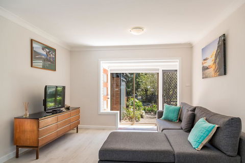 235 Mitchell Parade, Mollymook - Hotel Accommodation 0