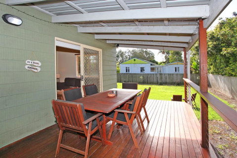 24 Sundew Street, Mudjimba - 500 Bond - Pet Friendly, Linen Supplied, WIFI, Air Cond. - Hotel Accommodation 0