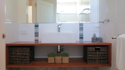 26 Picnic Street - Picnic Bay - Hotel Accommodation 3