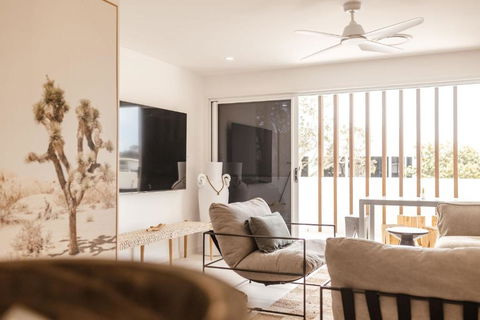 C & C By The Sea - Hotel Accommodation 0