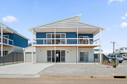 C-Views - Aldinga Beach - C21 SouthCoast Holidays - Hotel Accommodation 1