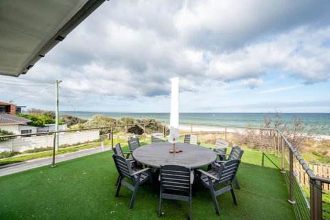 ChelseaVue - Designer Beachside Townhouse Retreat - Hotel Accommodation 1