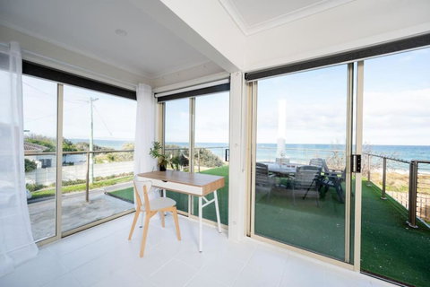 ChelseaVue - Designer Beachside Townhouse Retreat - Hotel Accommodation 3