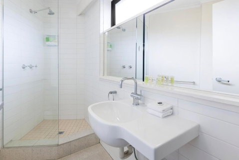Cosmopolitan Hotel And Apartments - Hotel Accommodation 2