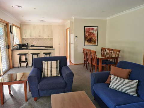 DELANY VILLAS BRIGHT - Spa Luxury On Delany Avenue - Hotel Accommodation 0