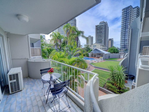 2BR Aloha Lane Main Beach Apartment - Hotel Accommodation 2