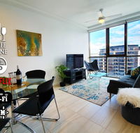 2BR Food  Drink Hub  Gym Pool Views Roof Terrace - Hotel Accommodation