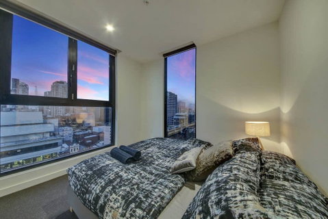 2BR Suites On Bourke, Perfect Location, Views - Hotel Accommodation 2